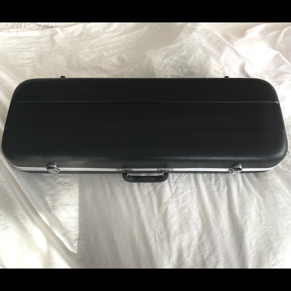 violin case (size: 4x4 / adult size)